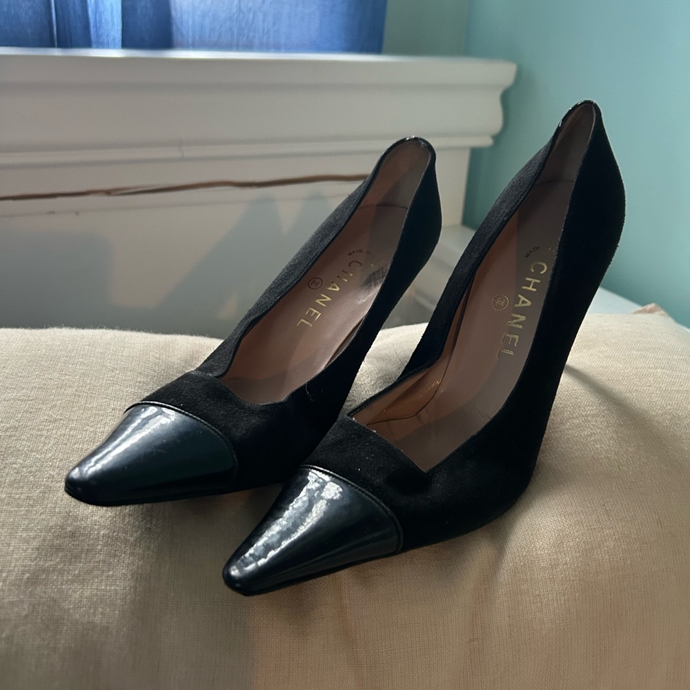 CHANEL beautiful shoes